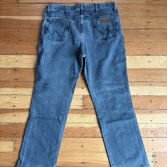Wranglers Faded Black/Grey Wash Denim - Picture 2 of 7